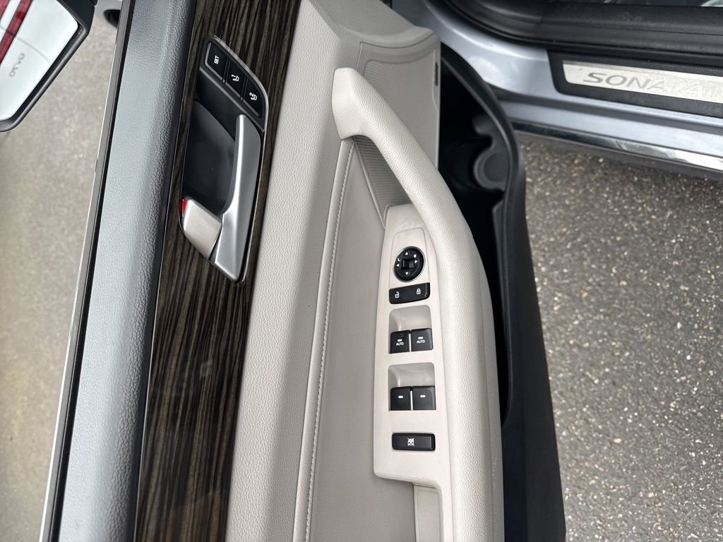 Used 2016 Hyundai Sonata Limited FWD image 17