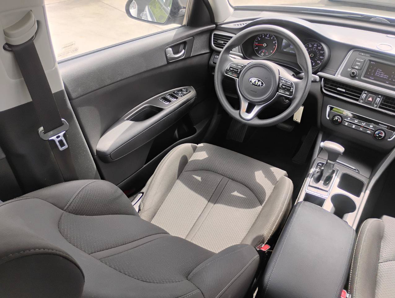 Used 2017 Kia Optima LX FWD image 11