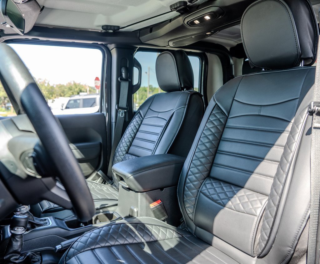 Used 2025 Jeep Gladiator Sport image 18