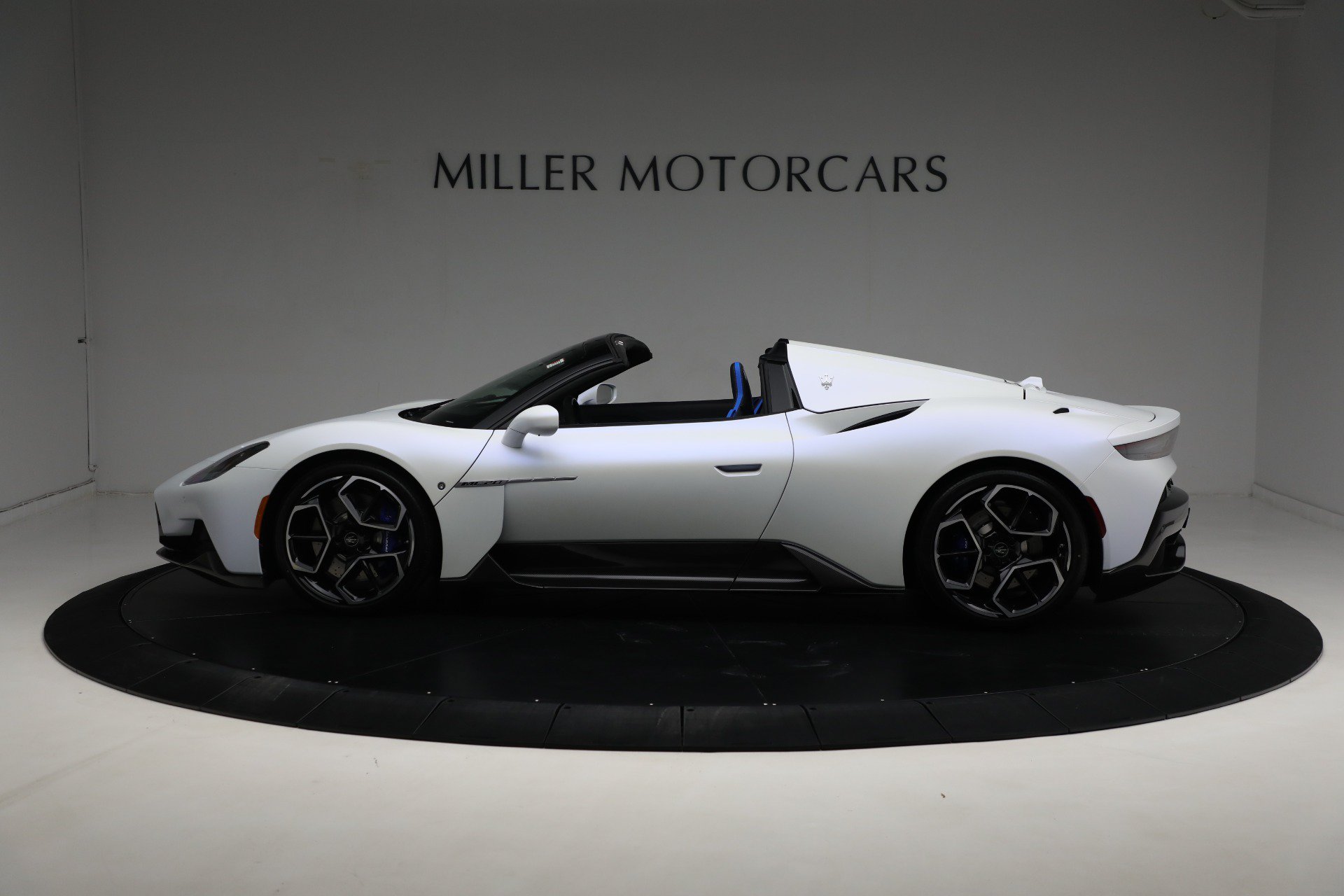 Used 2023 Maserati MC20 Spyder RWD image 4