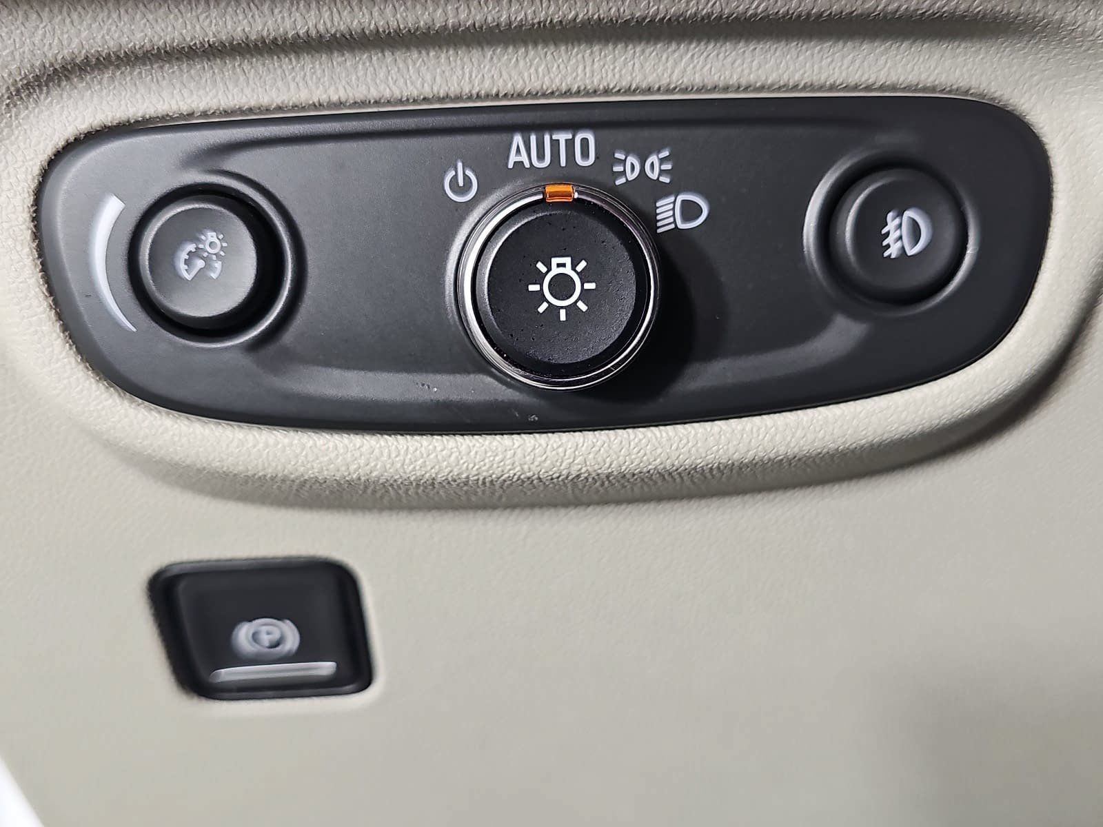 Used 2018 GMC Terrain Denali w/ Advanced Safety Package FWD image 22