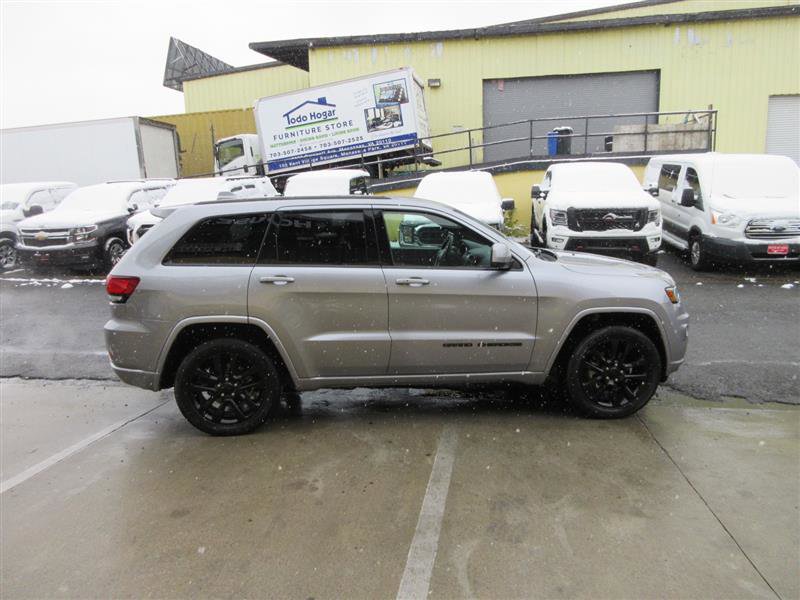 Used 2019 Jeep Grand Cherokee Altitude image 8