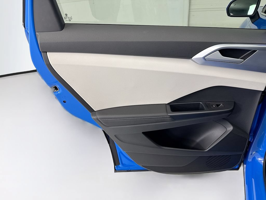 New 2026 Volkswagen Taos SE FWD image 24
