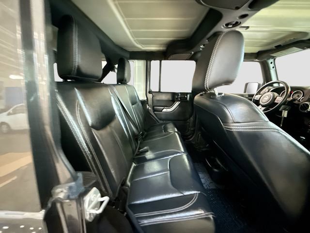 Used 2017 Jeep Wrangler Unlimited Rubicon w/ Connectivity Group image 25