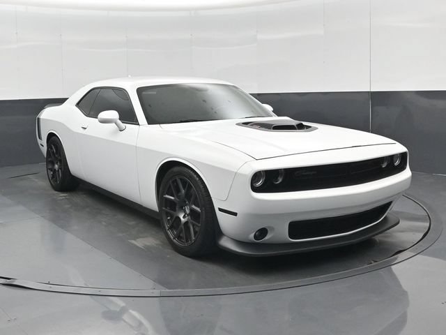 Used 2016 Dodge Challenger R/T Scat Pack RWD image 1