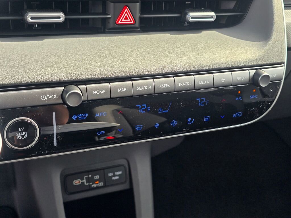 New 2025 Hyundai Ioniq 5 SE image 24