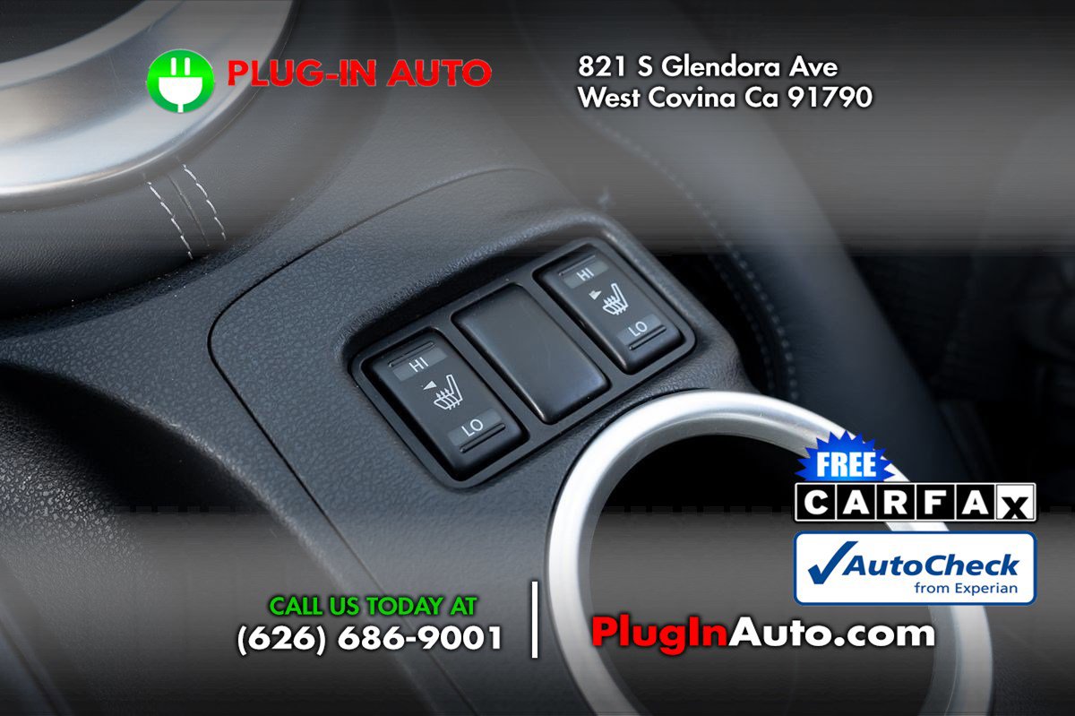Used 2010 Nissan 370Z Touring image 18