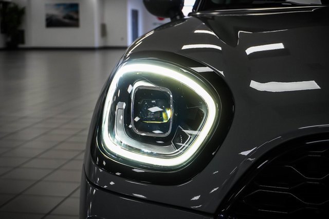 Used 2022 MINI Cooper Countryman S w/ Premium Package image 27