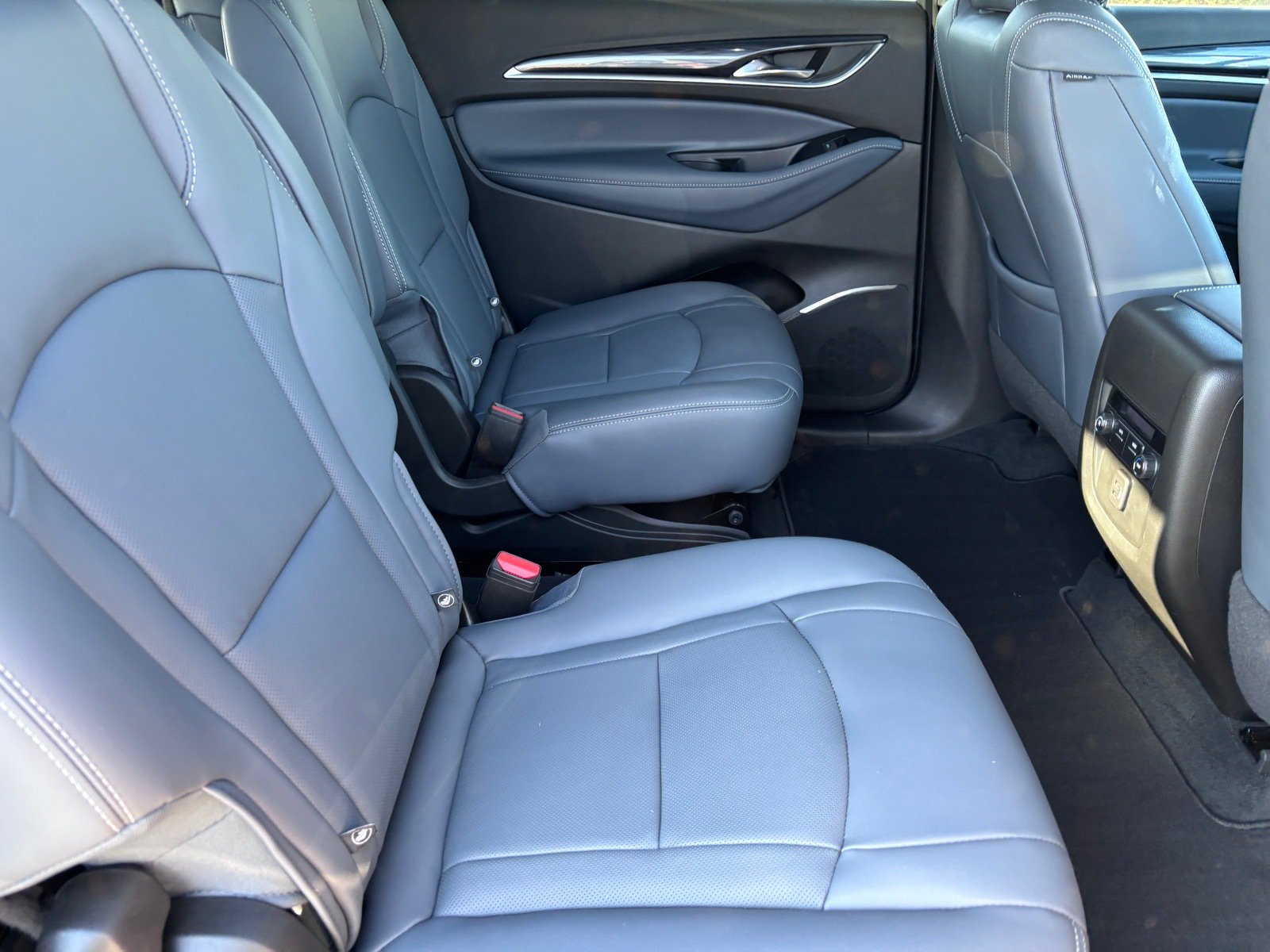 Used 2023 Buick Enclave Essence w/ Experience Buick Package FWD image 12