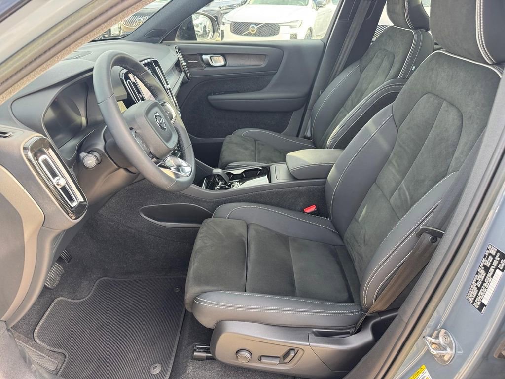 Certified 2023 Volvo XC40 Recharge Ultimate image 8
