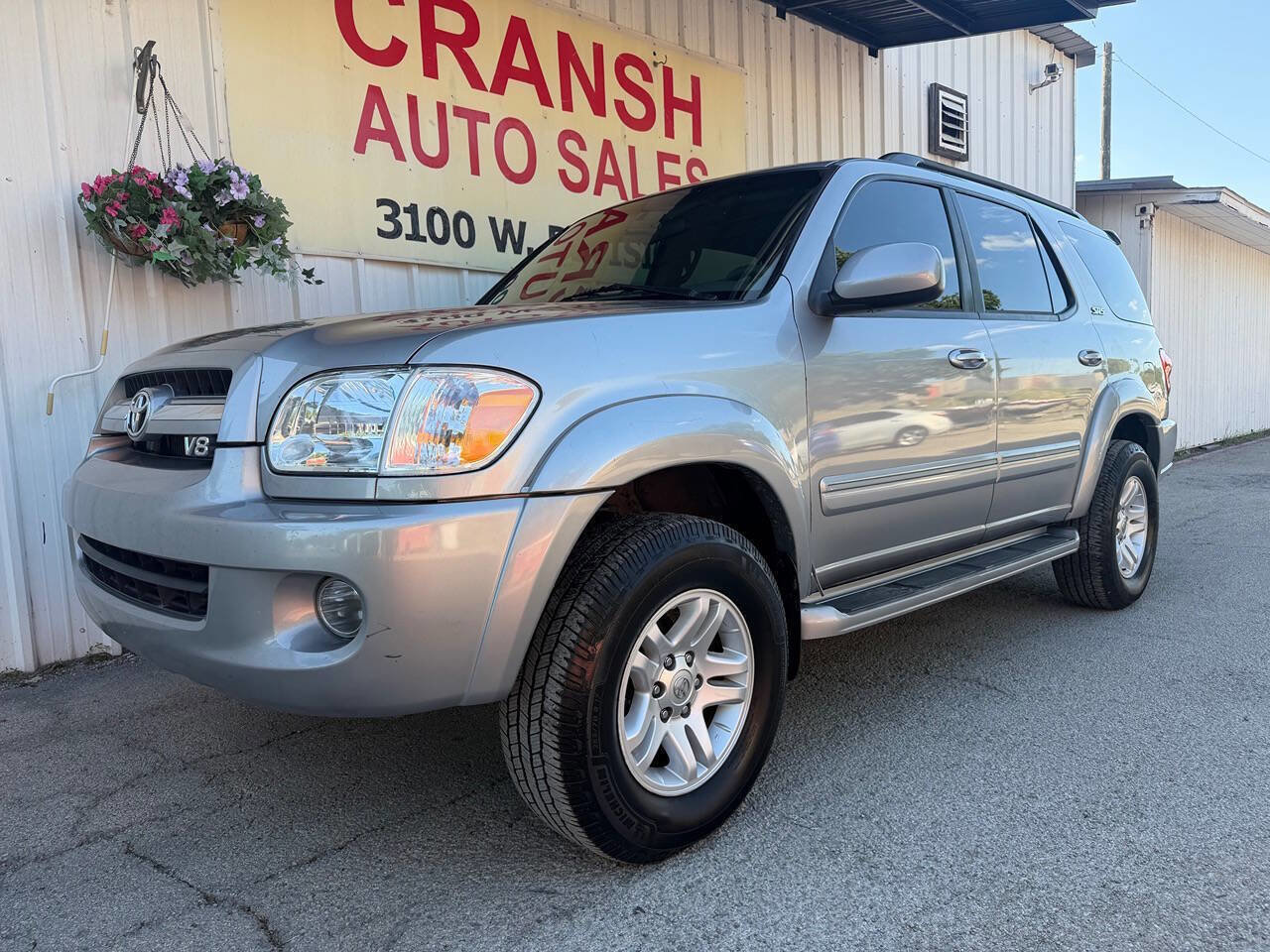 Used 2005 Toyota Sequoia SR5 RWD image 2