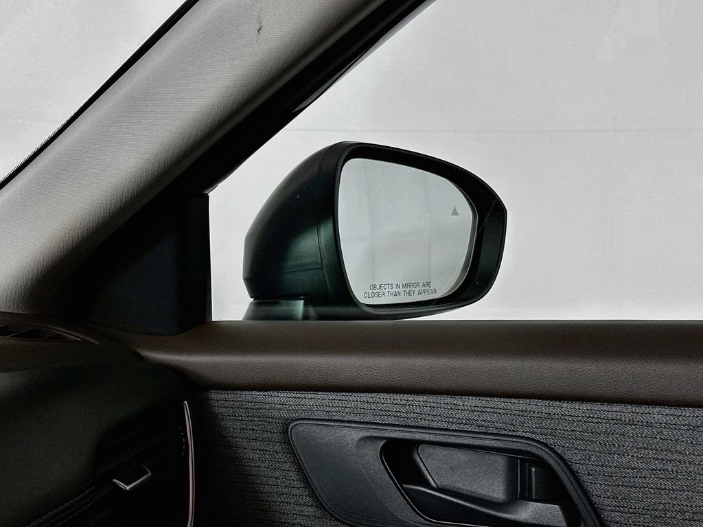 Used 2023 Nissan Rogue S AWD/4WD image 25