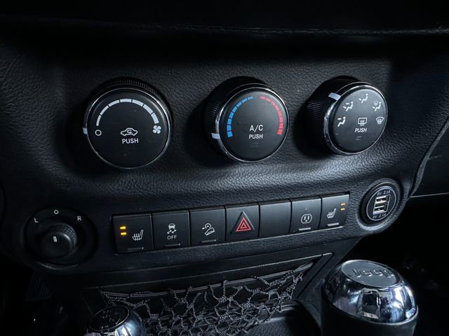 Used 2016 Jeep Wrangler Unlimited Rubicon image 27