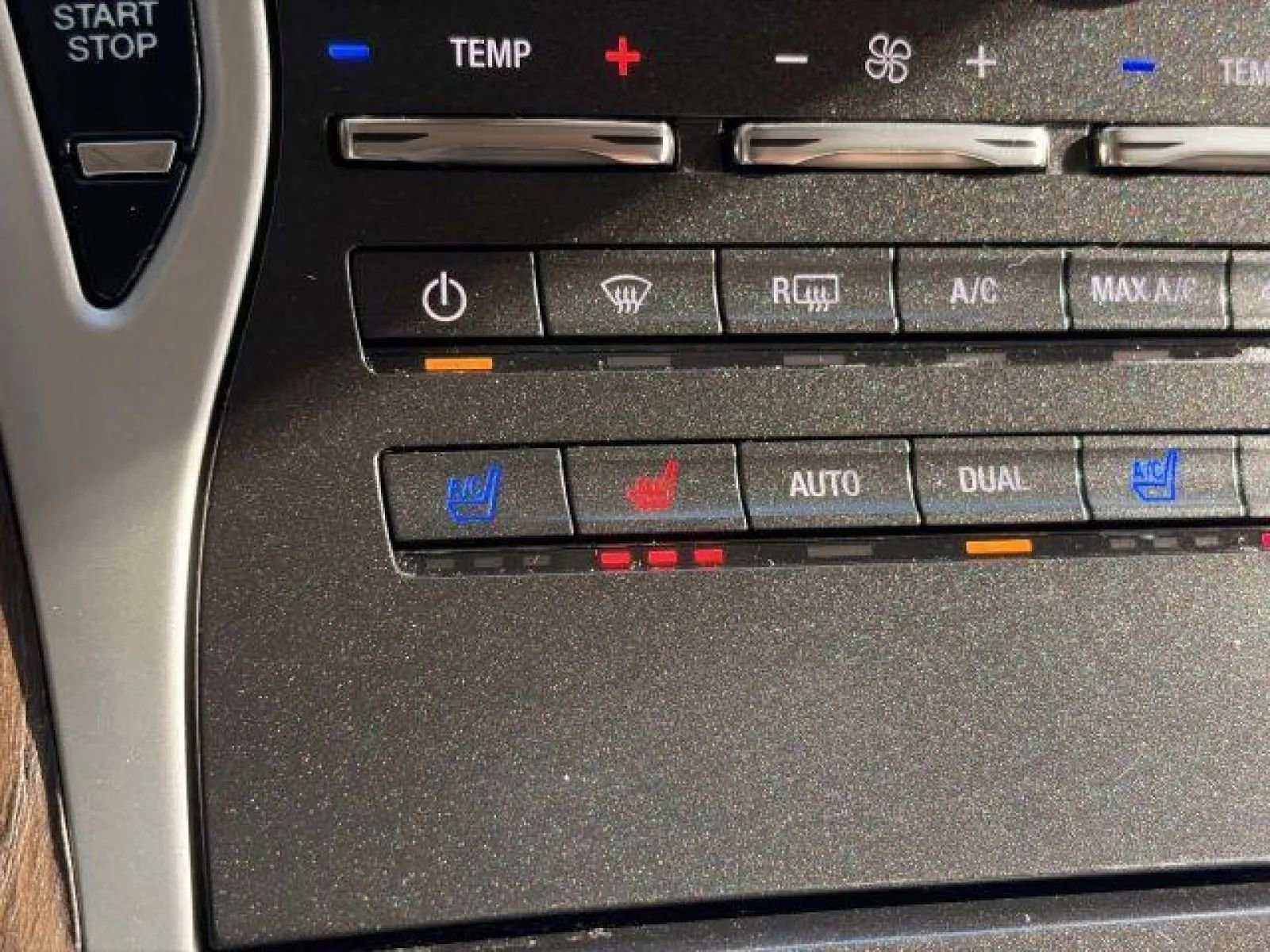 Used 2017 Lincoln MKX Reserve w/ Lincoln MKX Climate Package image 28