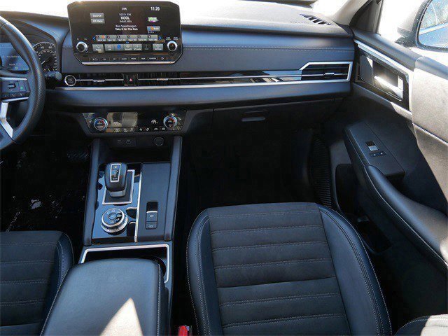 Used 2023 Mitsubishi Outlander SE image 12