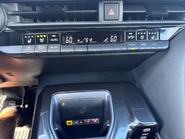 Used 2025 Toyota Crown Signia AWD/4WD image 24