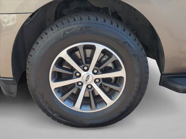 Used 2019 Ford Expedition Max XLT w/ Equipment Group 201A AWD/4WD image 23