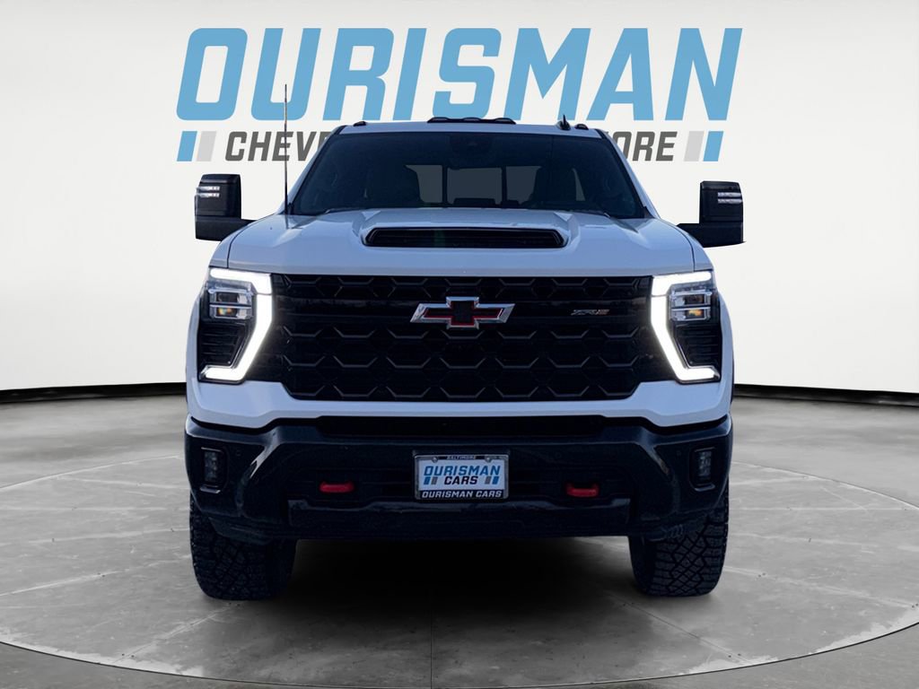 Used 2025 Chevrolet Silverado 2500 ZR2 w/ Technology Package image 8