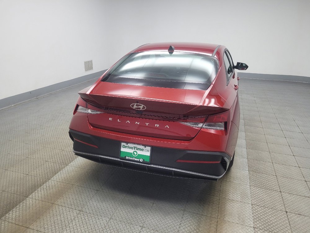 Used 2024 Hyundai Elantra SE FWD image 9