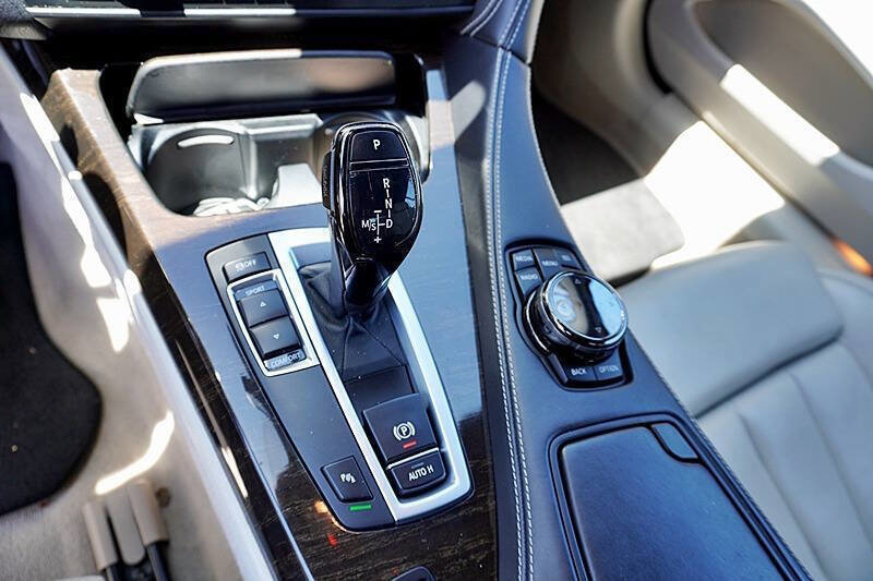 Used 2015 BMW 640i Convertible RWD image 25