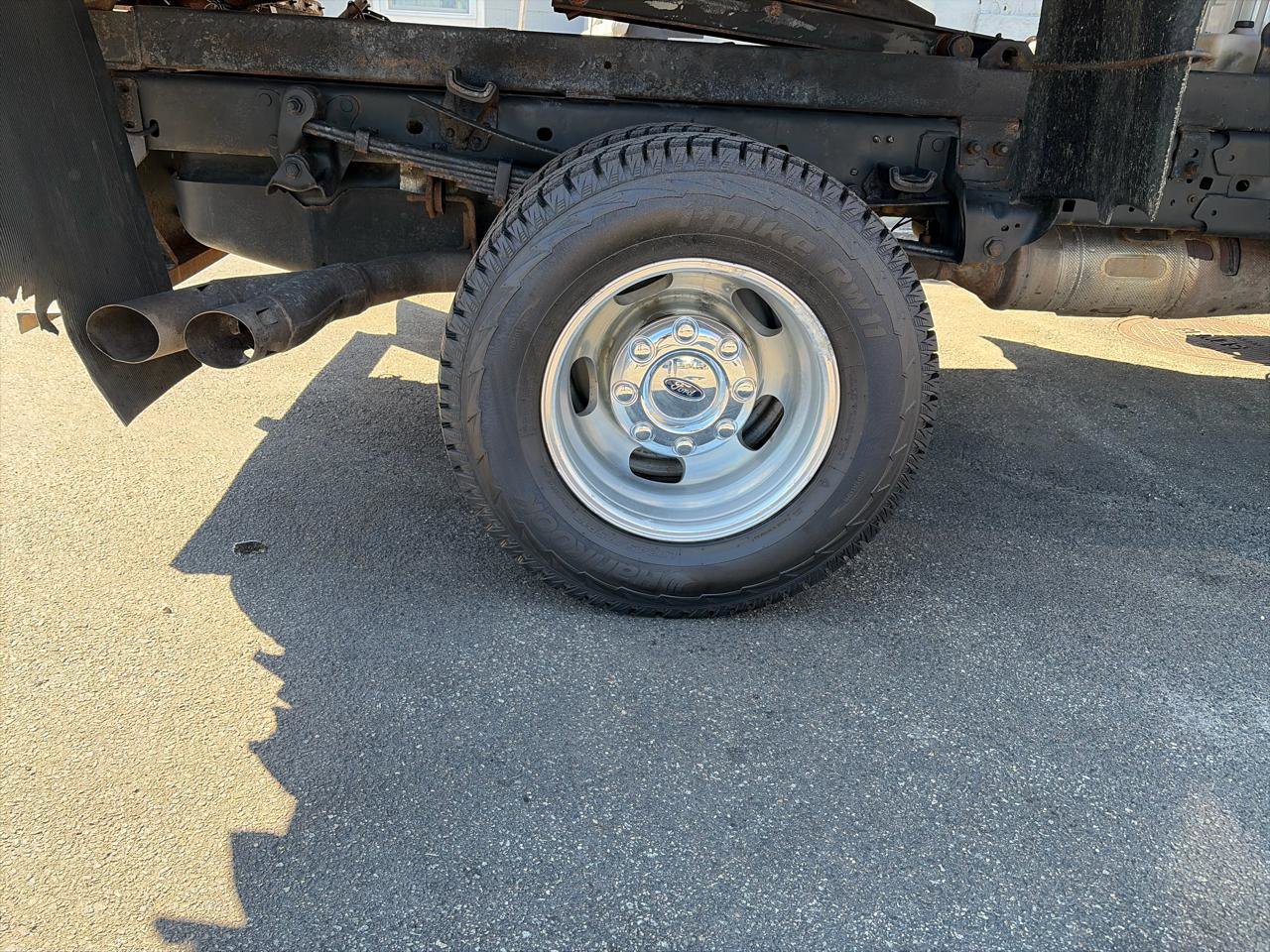 Used 2017 Ford F350 XL w/ Power Equipment Group AWD/4WD image 14