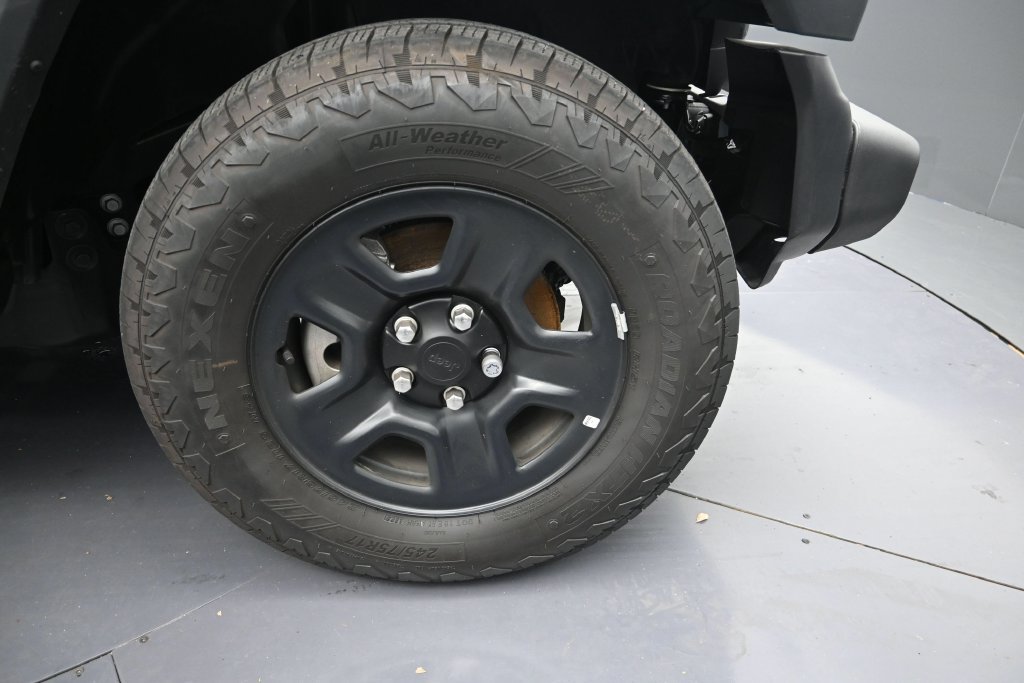 Used 2026 Jeep Wrangler Sport AWD/4WD image 9