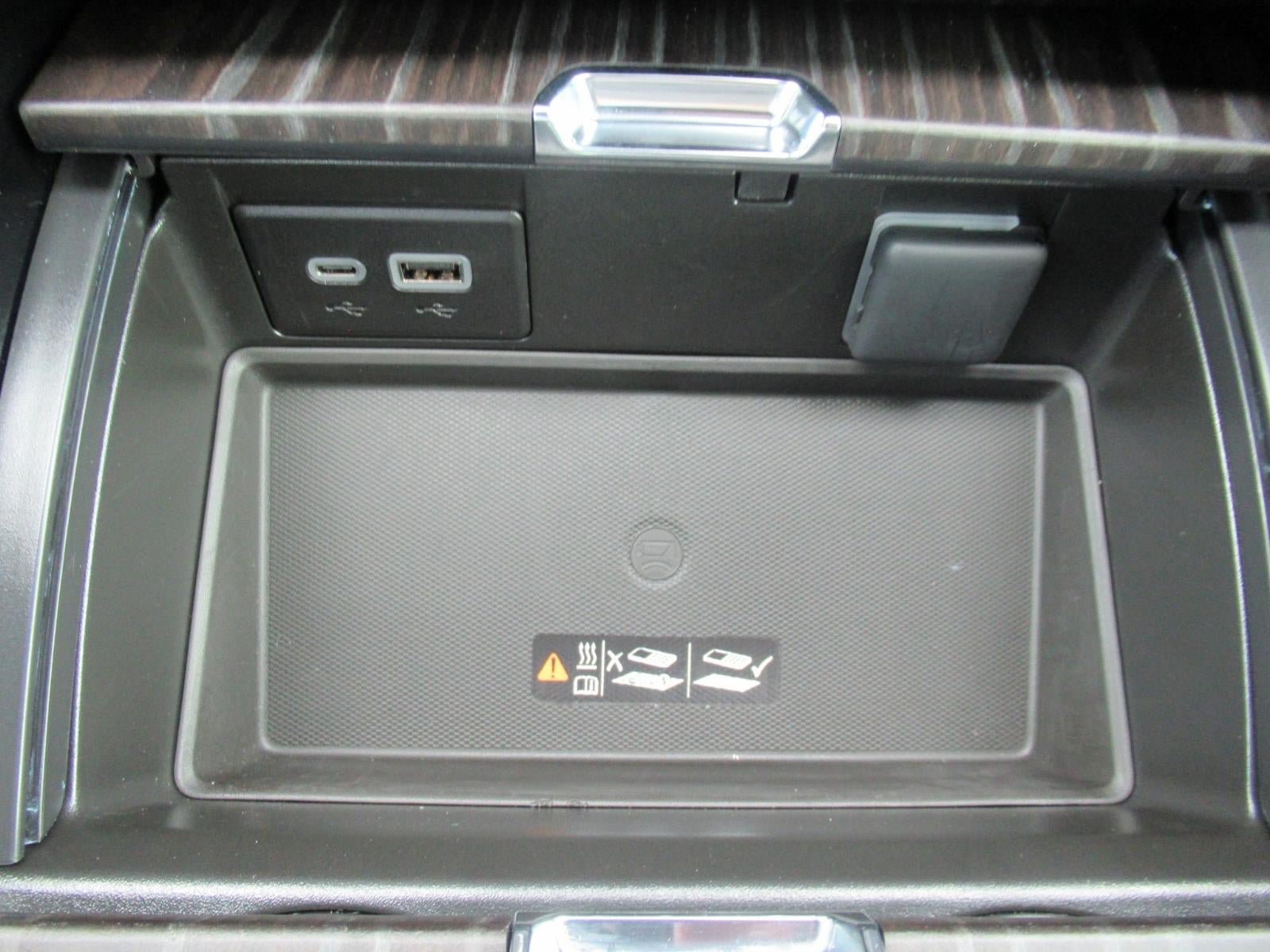 Used 2024 GMC Yukon XL Denali RWD image 26