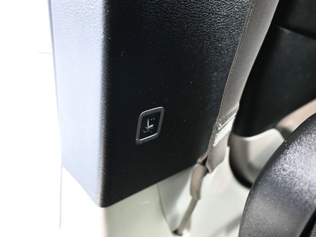 Used 2022 Chrysler Pacifica Touring-L image 32