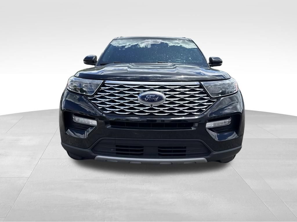 Used 2022 Ford Explorer Platinum w/ Equipment Group 601A AWD/4WD image 3