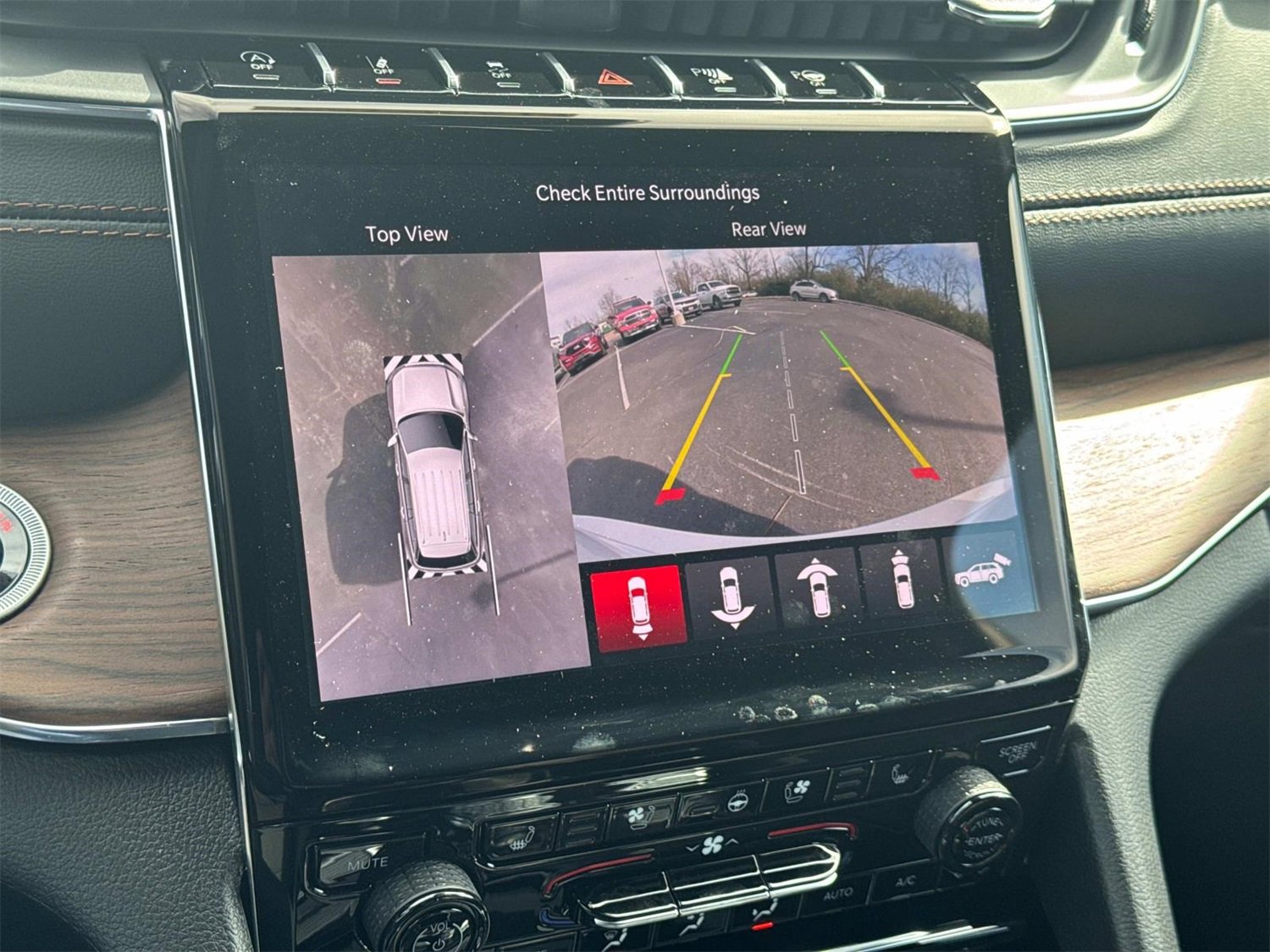 New 2025 Jeep Grand Cherokee Summit image 28