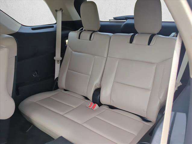 Used 2022 Ford Explorer XLT w/ Equipment Group 202A image 19