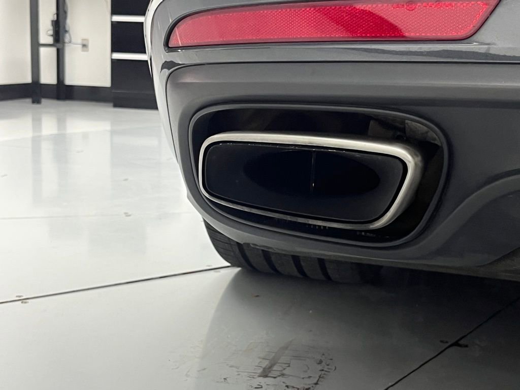 Used 2019 Porsche Panamera 4 image 36