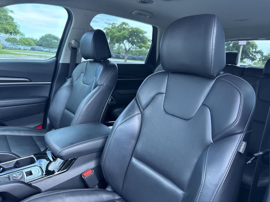 Certified 2024 Kia Telluride S FWD image 14