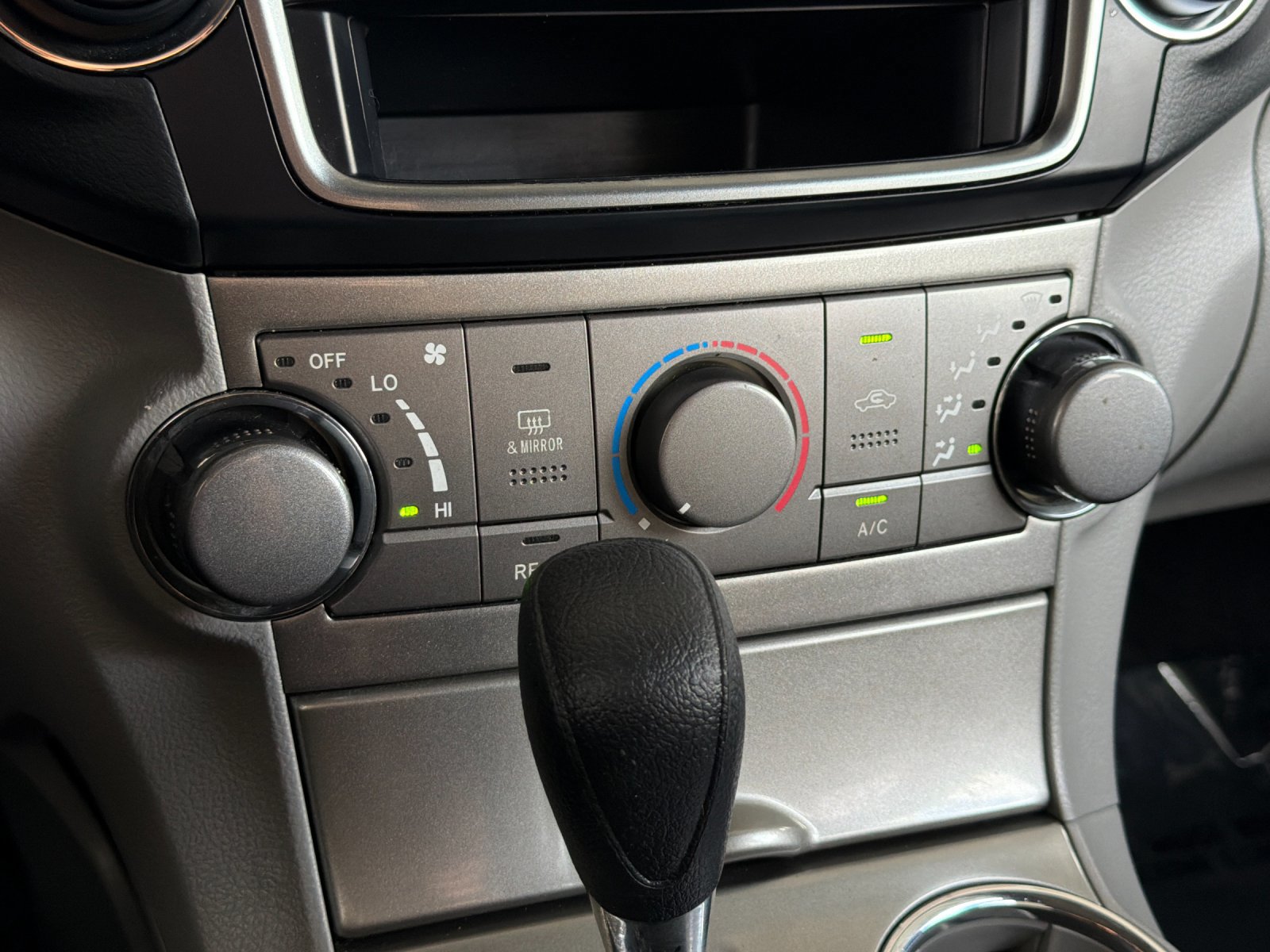 Used 2013 Toyota Highlander Plus FWD image 18