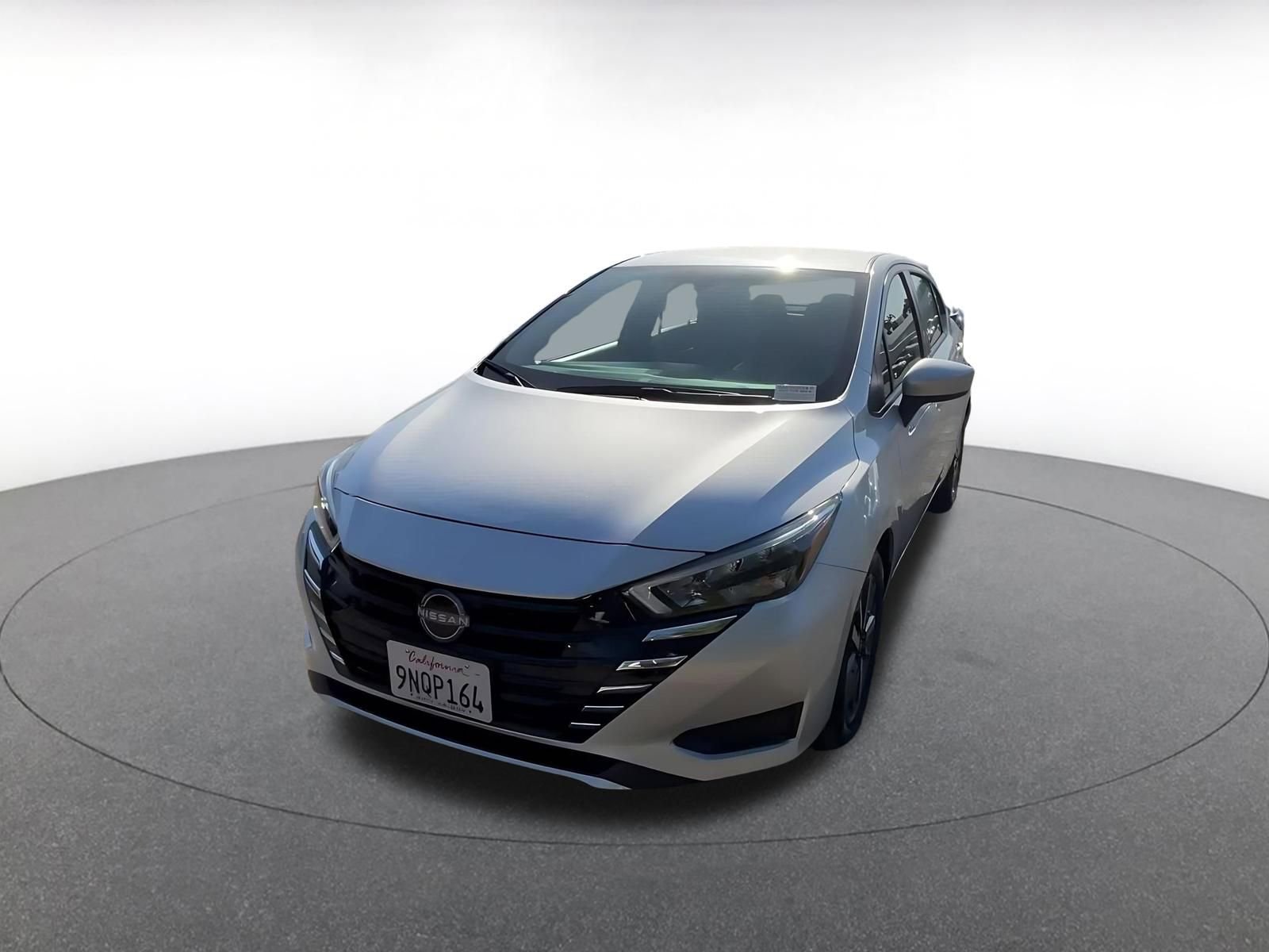 Used 2025 Nissan Versa SV image 7