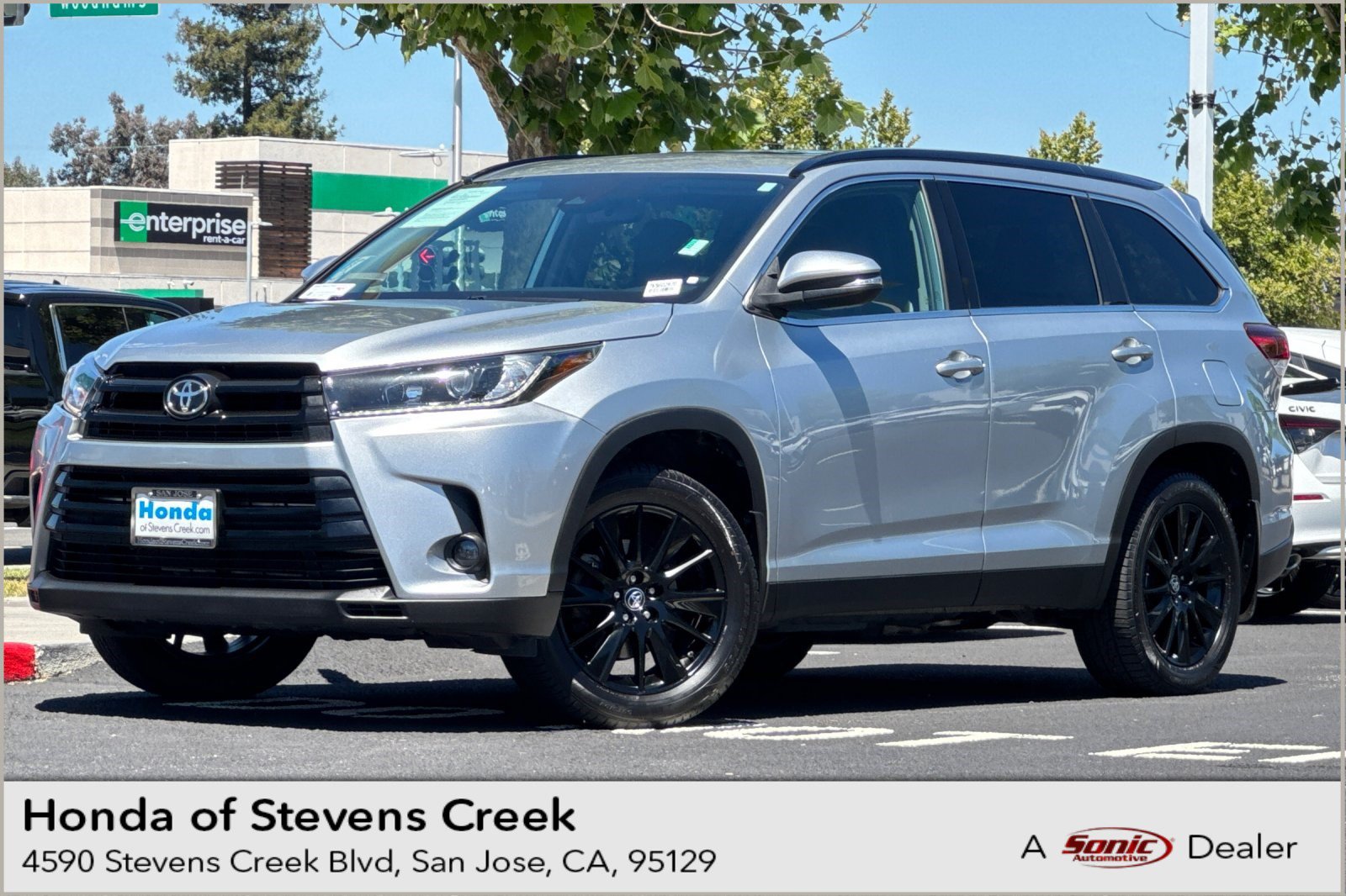 Used 2019 Toyota Highlander SE AWD/4WD image 1