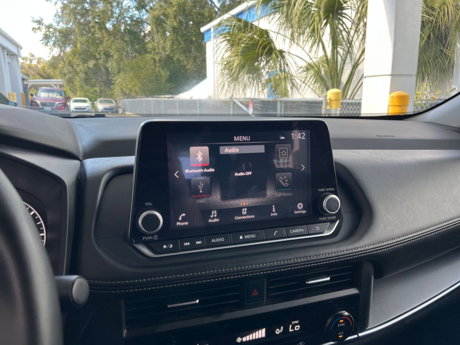 Used 2025 Nissan Rogue SV FWD image 20
