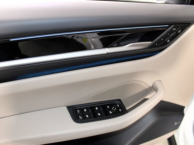 New 2026 Porsche Macan 4 Electric AWD/4WD image 21