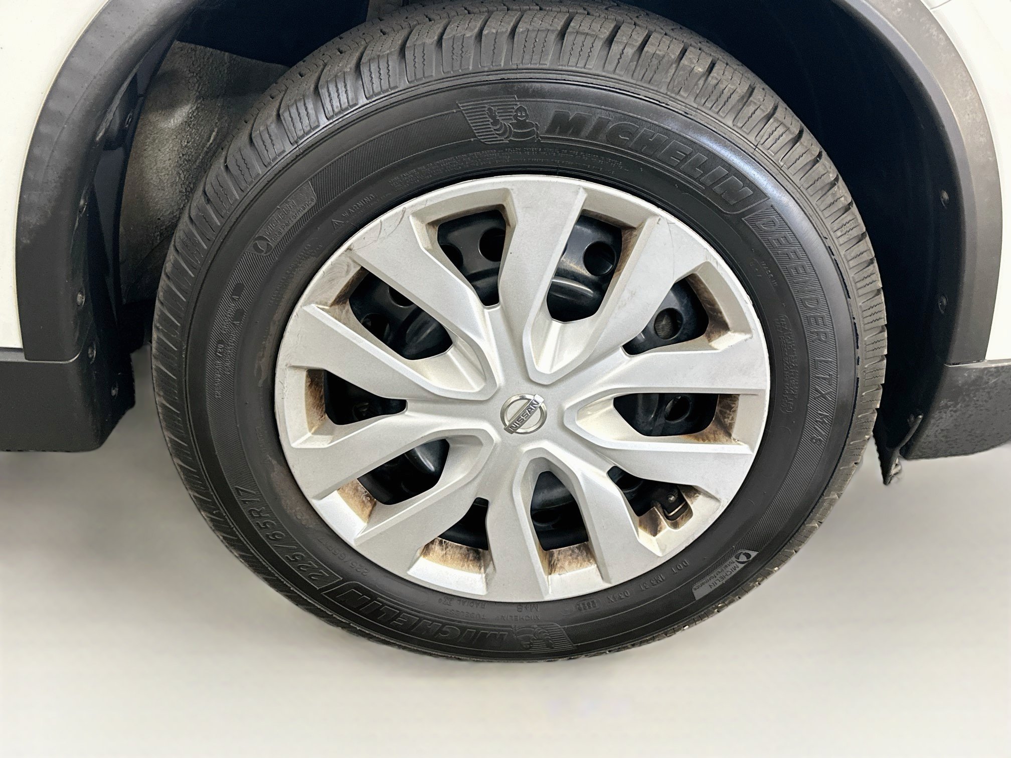 Used 2017 Nissan Rogue S AWD/4WD image 11