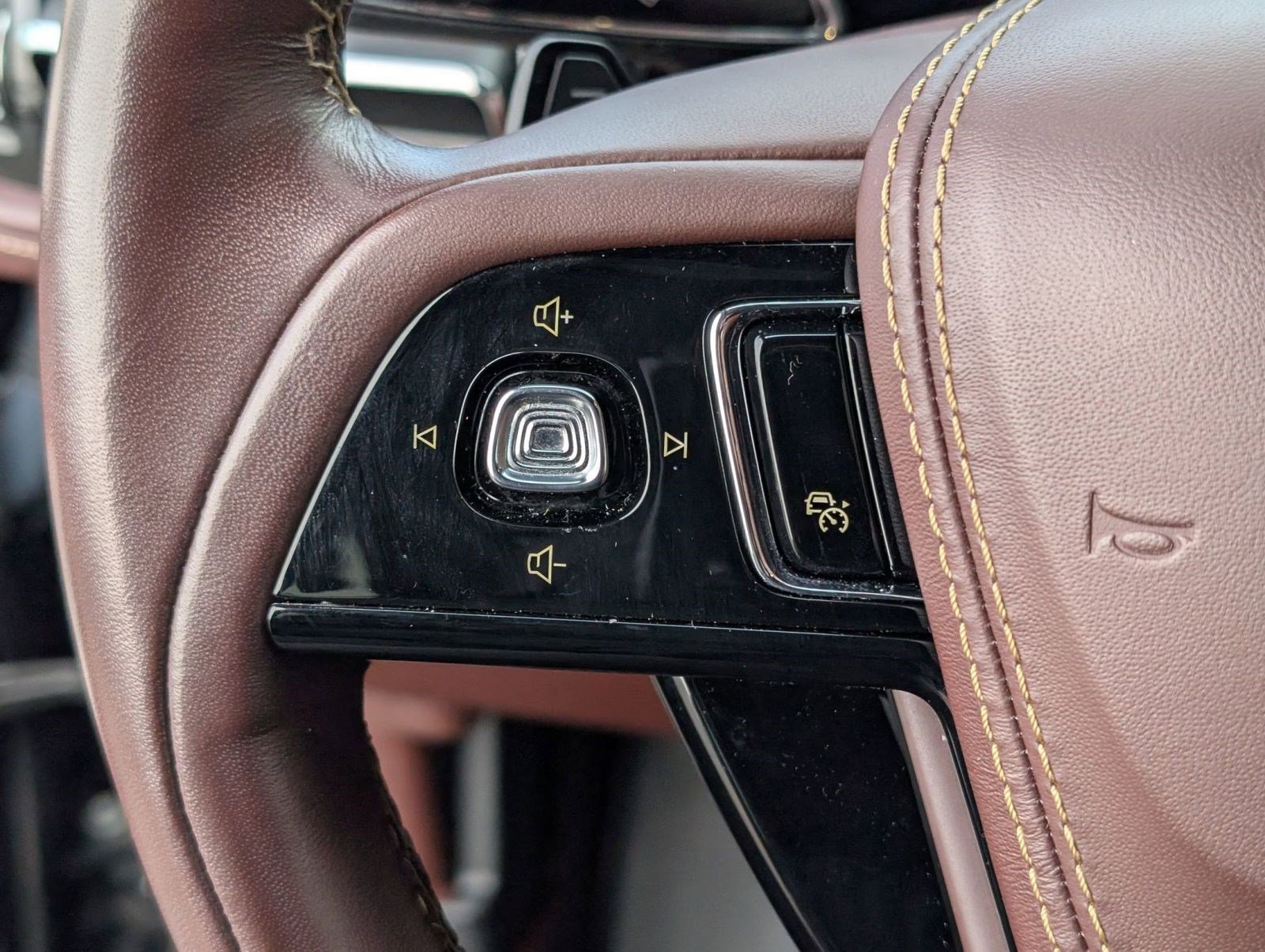 Used 2022 Lincoln Aviator Black Label w/ Dynamic Handling Package image 17