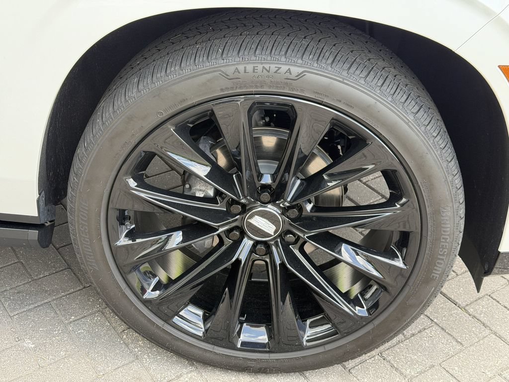 Certified 2025 Cadillac Escalade ESV Sport Platinum w/ LPO, ONYX Package AWD/4WD image 9