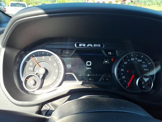 New 2026 RAM 1500 4x4 Crew Cab image 14