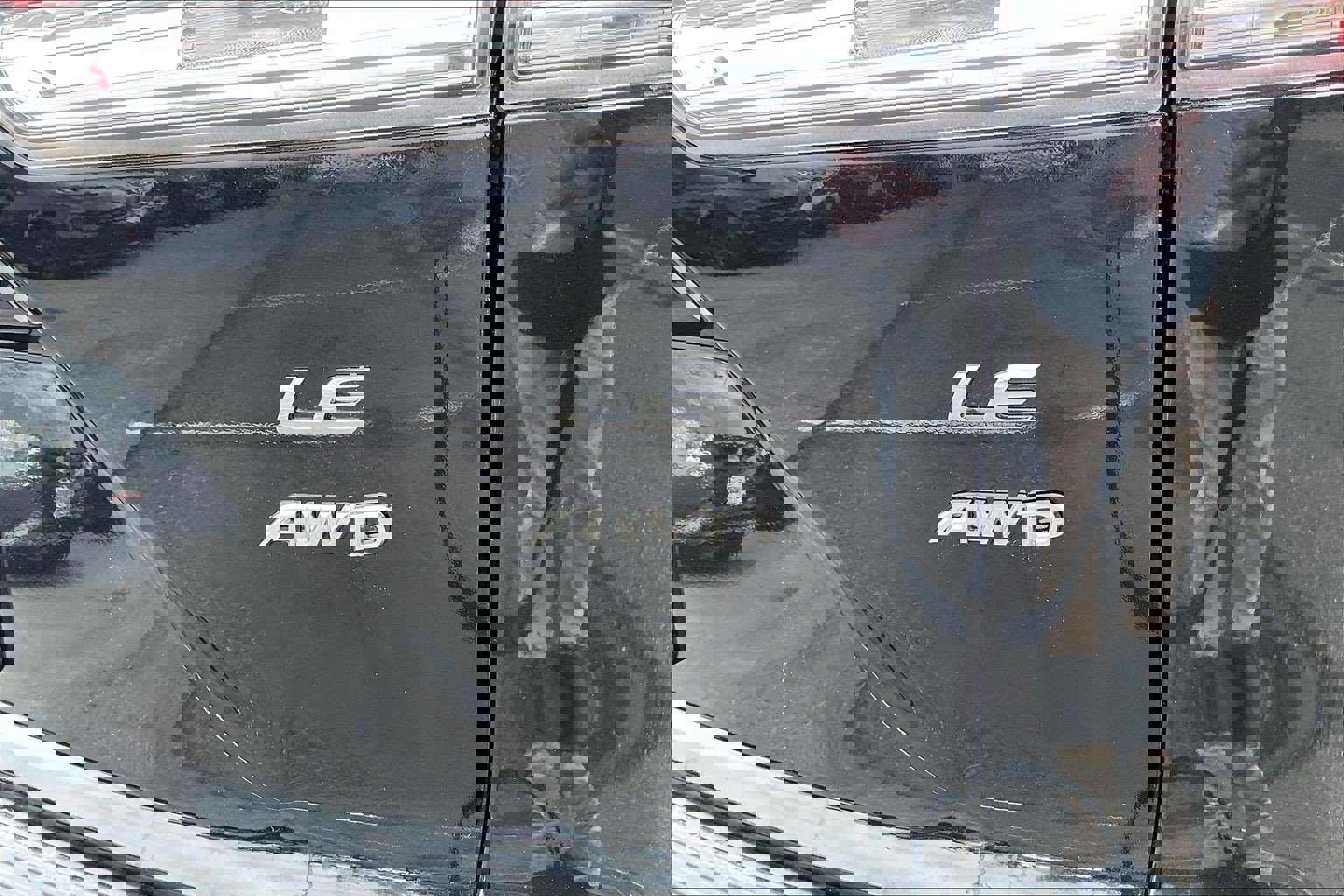 Used 2022 Toyota Corolla Cross LE w/ Moonroof Package image 8