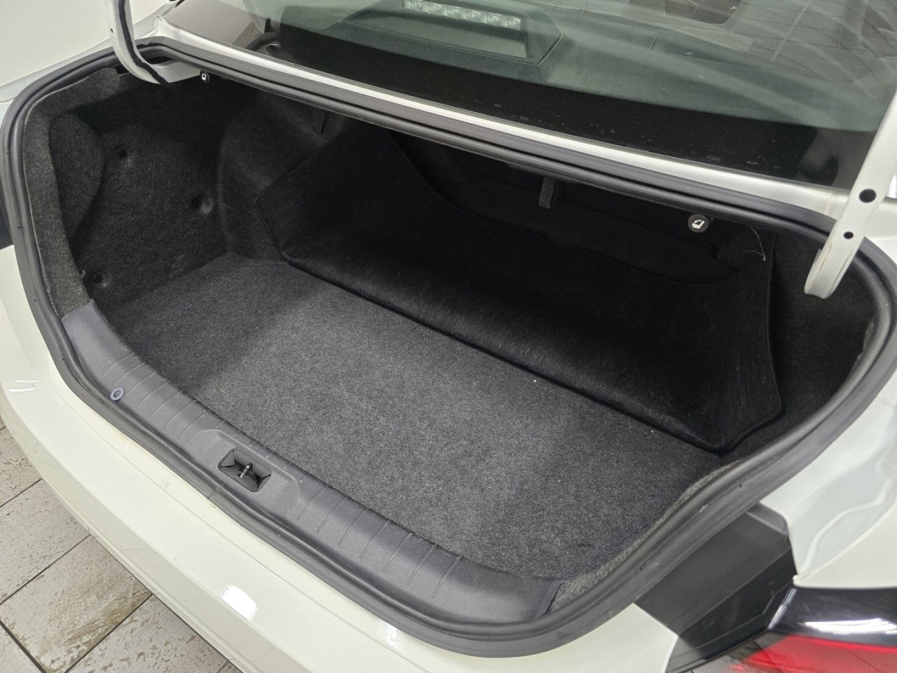 Used 2024 Nissan Altima 2.5 SR image 17