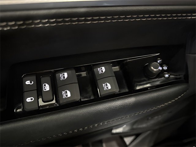 Used 2024 Jeep Wagoneer Series III image 23