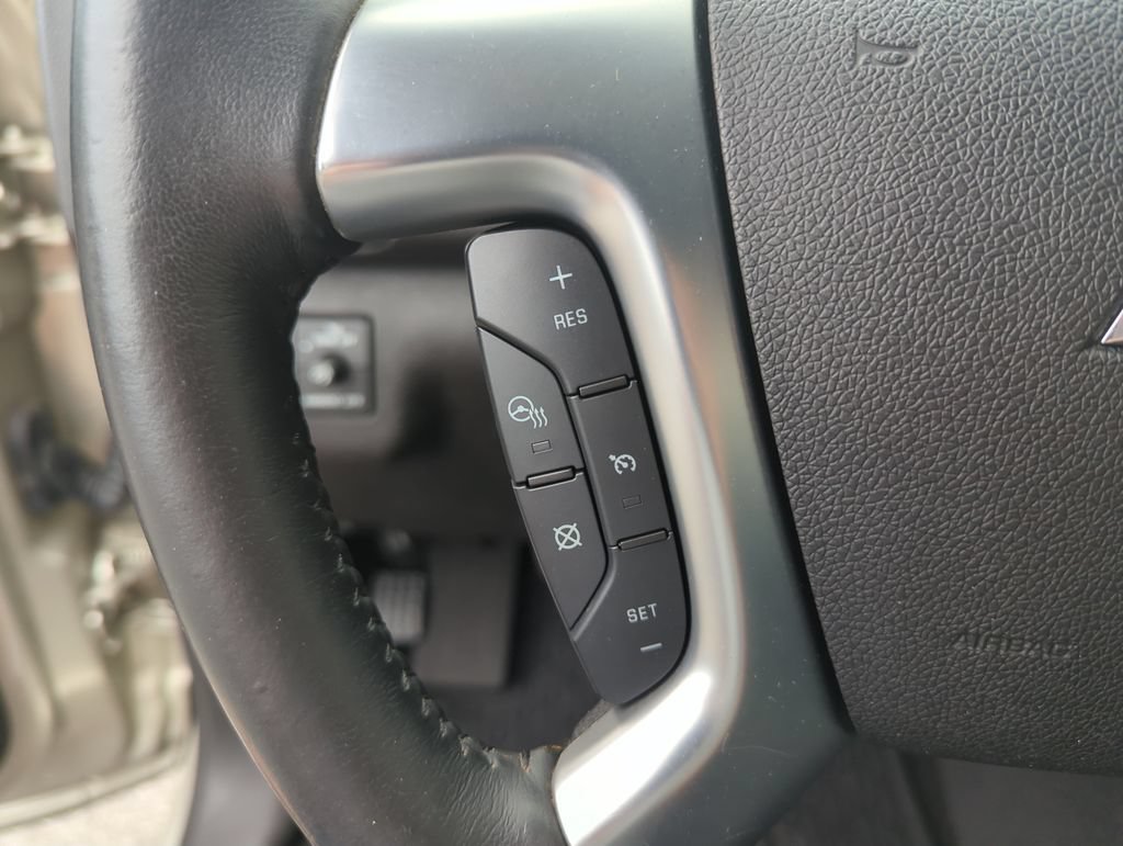 Used 2016 Chevrolet Traverse LTZ FWD image 21