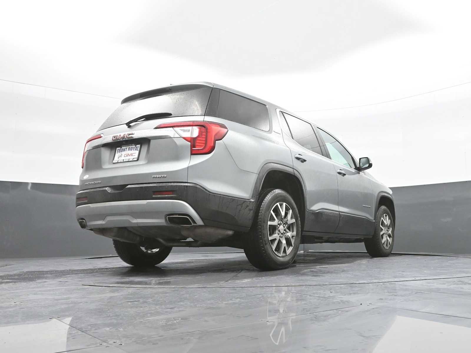Used 2023 GMC Acadia SLE image 43