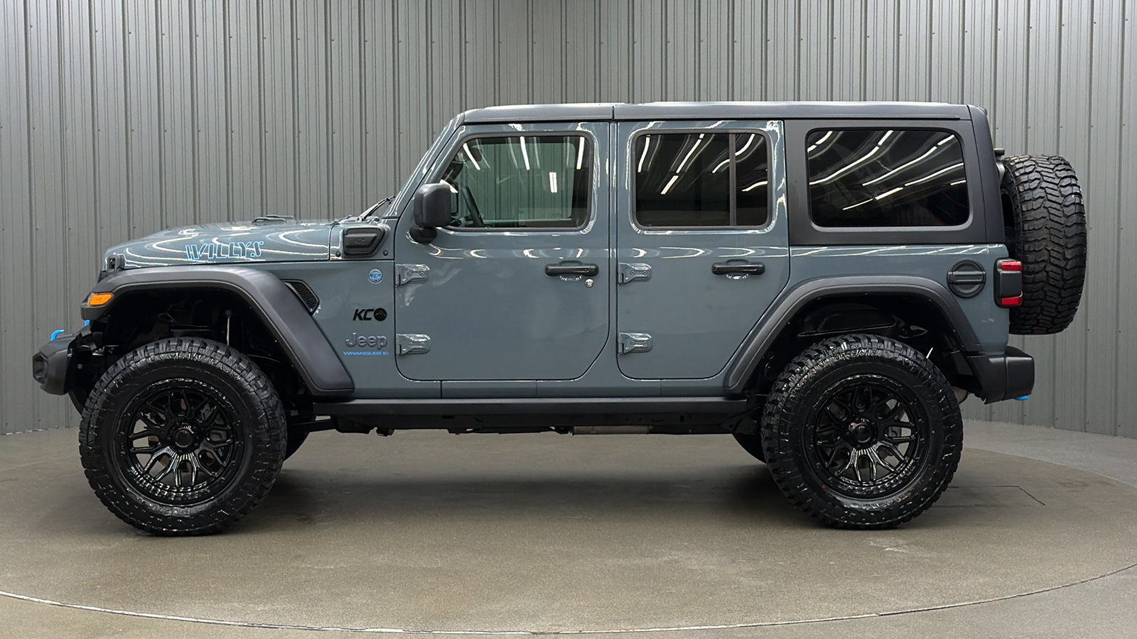 Used 2024 Jeep Wrangler Unlimited AWD/4WD image 2