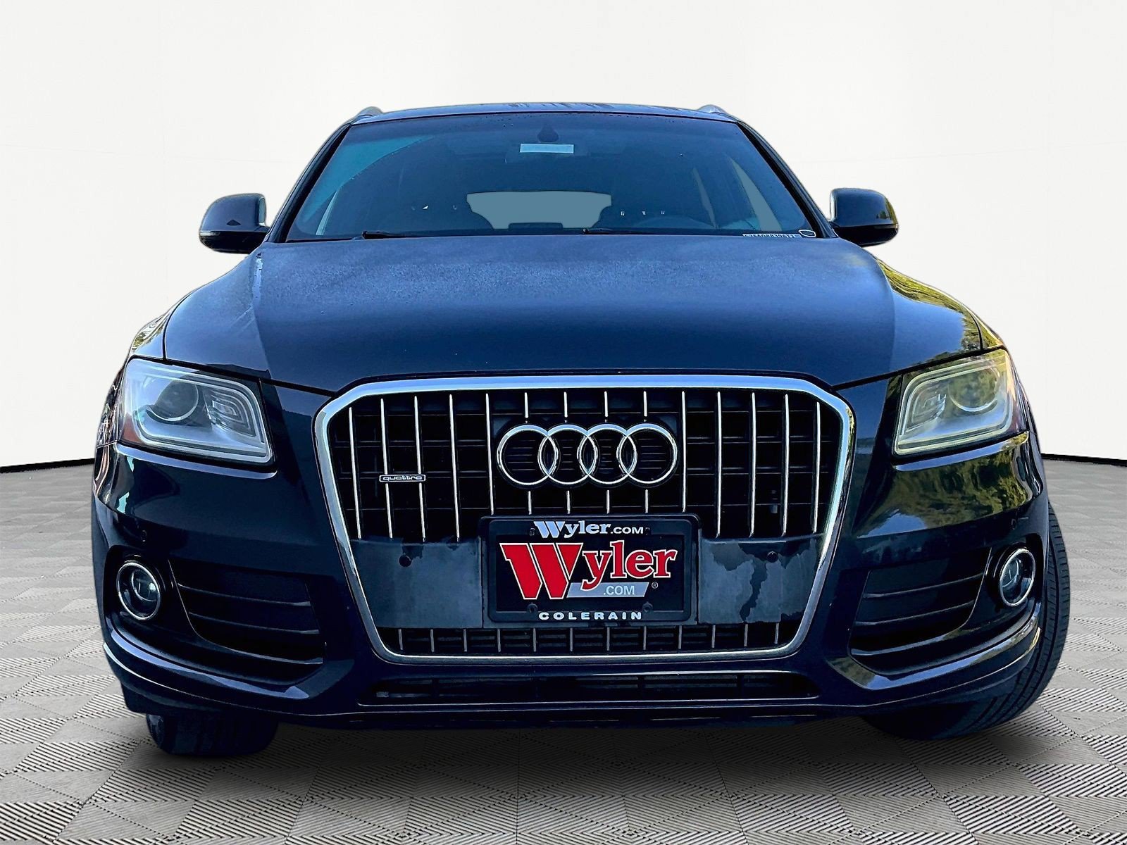 Used 2015 Audi Q5 2.0T Premium Plus w/ Technology Package AWD/4WD image 2