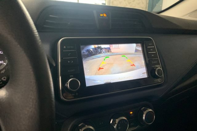 Used 2025 Nissan Versa SV FWD image 21